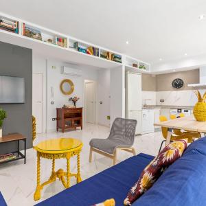 Lujan Deluxe Suites by Valcambre