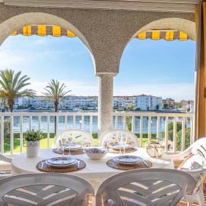 Apartment Sant Maurici by Interhome
