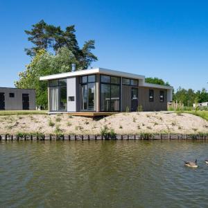 Holiday Home EuroParcs Resort Zilverstrand-8