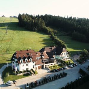 Hotel Kompleks Beskid z basenem i stokiem narciarskim - blisko Babiej Góry