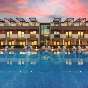 Veranda Suites