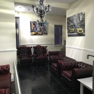 Sandy Pad's Apartments