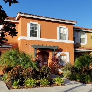 Gated Emerald island resort townhome, Overlook Pool, 3 miles to Disney, rent by owner