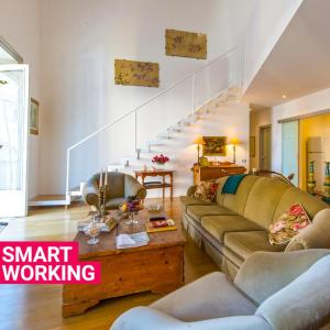 Charming Apartment in the City Center by Wonderful Italy