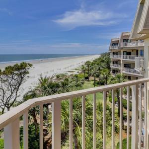 Gorgeous Views 4th Floor Direct Oceanfront Condo Updated with New furniture New floors