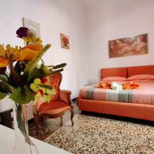 WOW HOME - 175 mq - posteggio privato - davanti porto traghetti - fino a 10 posti letto