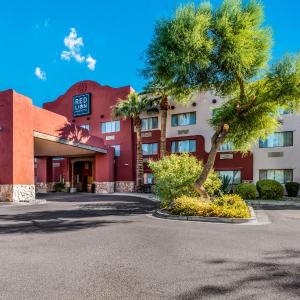 Red Lion Inn & Suites Goodyear Newly Renovated