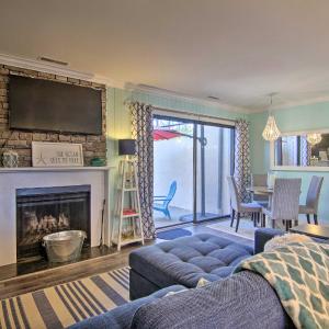 Centrally Located Townhome about 1 Mi to Bethany Beach