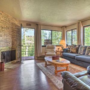 Slopeside Condo with Hot Tub + Game Room Access!