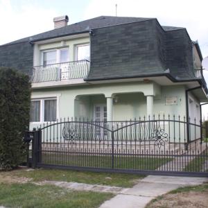 Cedar Apartment 2