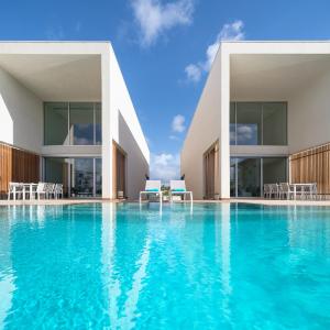 CARAIBAS Bonaire modern air-conditioned vacation villa with a private 20 meter magnesium pool
