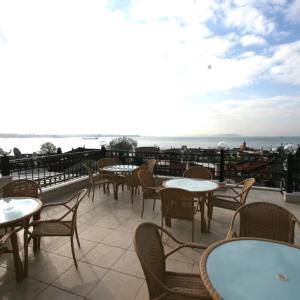 Grand Peninsula Hotel