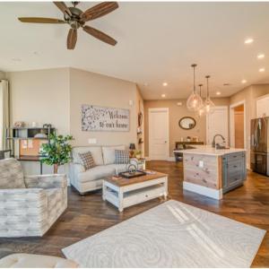 Postcard Perfect Downtown - Small town charm | Downtown Condo | Walk to shops