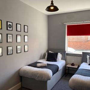 Luke Stays - Rokeby Street
