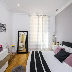 Crispi Modern Flat in the Historic Center