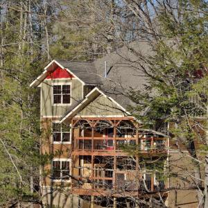 Hilltop Haven chalet