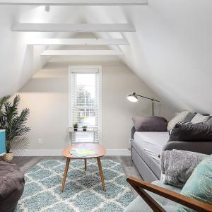 Modern Mid-Century Downtown AC Walkable