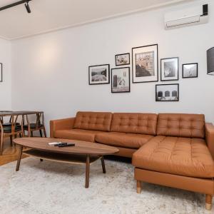 Industrial 2BD Flat - 3 Min to Metro & Stadium by Flat Manаger