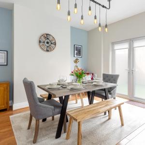 Watford House - Air Host & Stay - 3 Bedroom Period House