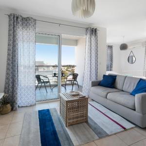 Glabur Stays - The Sunny Atelier - Nicosia City, Free Parking & Wifi, Welcomes You!!!