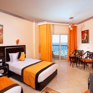 Sphinx Aqua Park Beach Resort