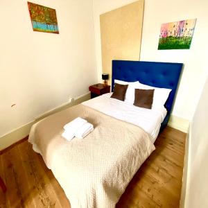 Nature Chiado 2- Cozy Little Double Room with shared bathroom