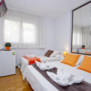 Barcelona City Seven Hostal