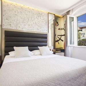 Argentum Luxury Apartment