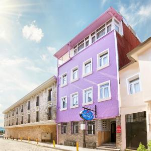 SEVEN ROSES APART HOTEL