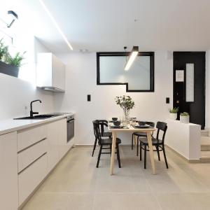 Phaedrus Living City Center Luxury Flat Skoufa