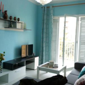 Sunny and Newly Renovated Apartment Large Balcony