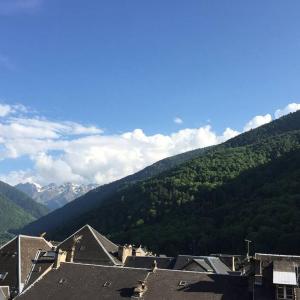 T2 Bis, calme, plein centre de Luchon, avec balcon et garage