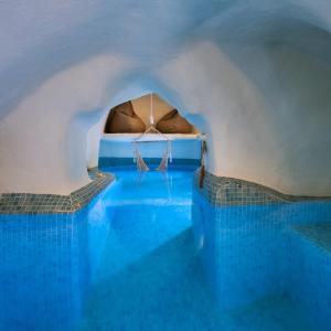 Mystagoge cave pool/jacuzzi, cellar and hammam