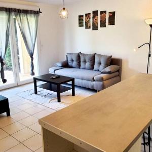 Charmant appartement avec terrasse et jardin au calme Proche Bus Métro