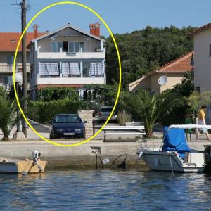Apartment in Kukljica with sea view, terrace, air conditioning, Wi-Fi (4567-3)
