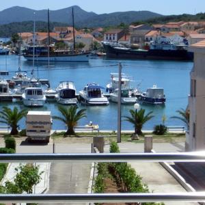 Apartment in Kukljica with sea view, terrace, air conditioning, Wi-Fi (4567-1)