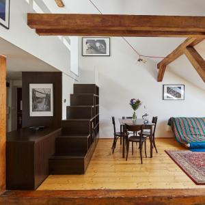 Prague Days - Sunlit Attic Loft in Vinohrady