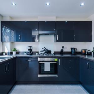 Vidale Court, 3 Bedroom House with River Irwell view, sleeps 6