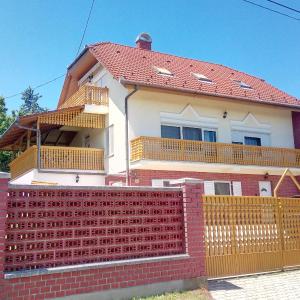 Piroska Apartment