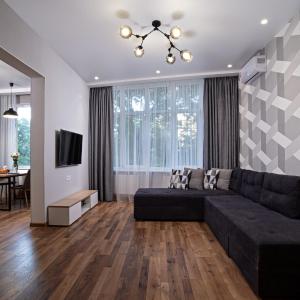Arcadia Hills Apartment