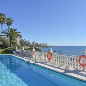 Apartamento en urb primera linea de playa