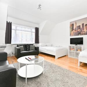 Soho Apartment, Theatres & Old Compton Street
