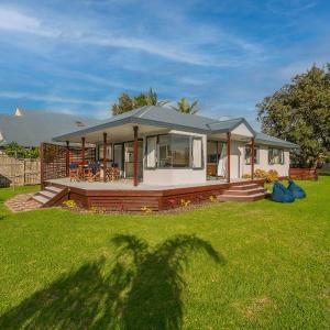 Sunlight Bach - Whitianga Holiday Home