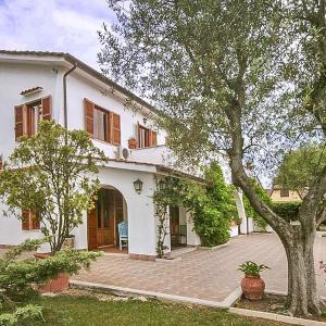 Gorgeous Home In Ardea With Wifi