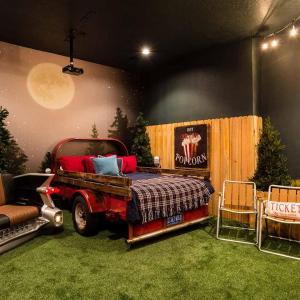 Upscale 5 Bdrm Villa with Immersive Themes at Reunion