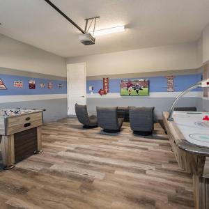 Stylish 5 Bdrm Abode with Private Pool and Spa in Encore