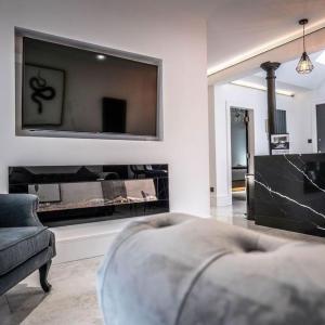 Boutique 2BR On Royal Mile - Freestanding Bathtub