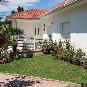Apartments Tulipan - with free private parking garage