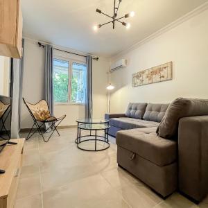 Downtown Retreat 67sqm apt in Neos Kosmos