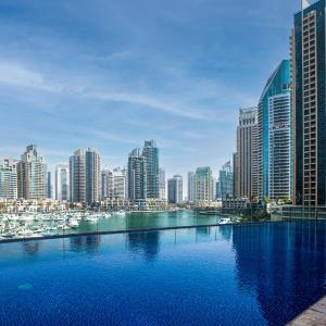 Cayan Tower, Dubai Marina